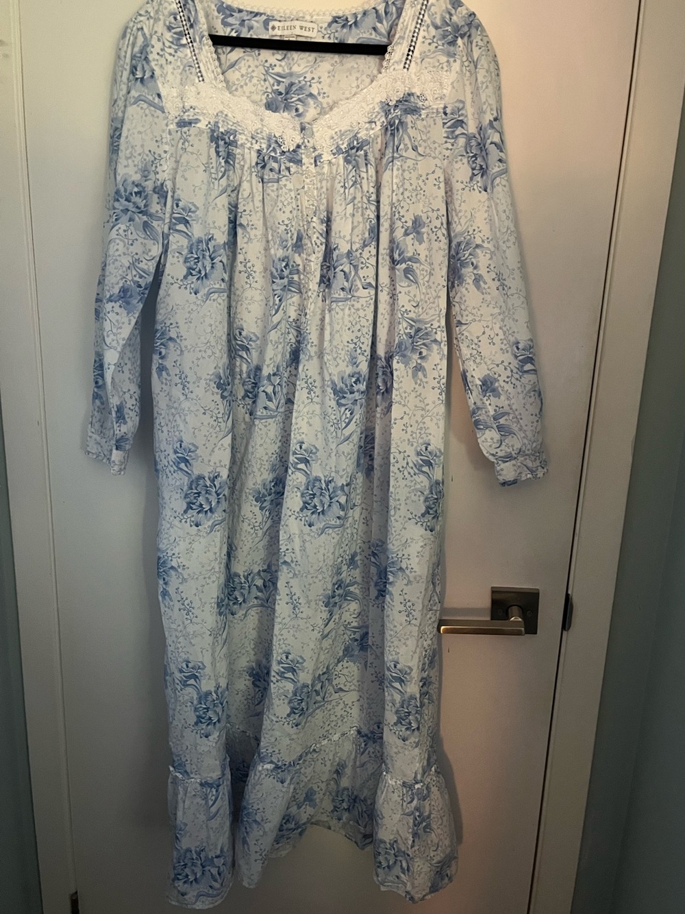 Eileen West White and Blue Floral Long-Sleeve Nightgown